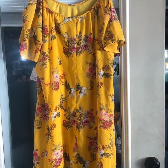 NWT Cute summer dress with built in necklace - Picture 3 of 5